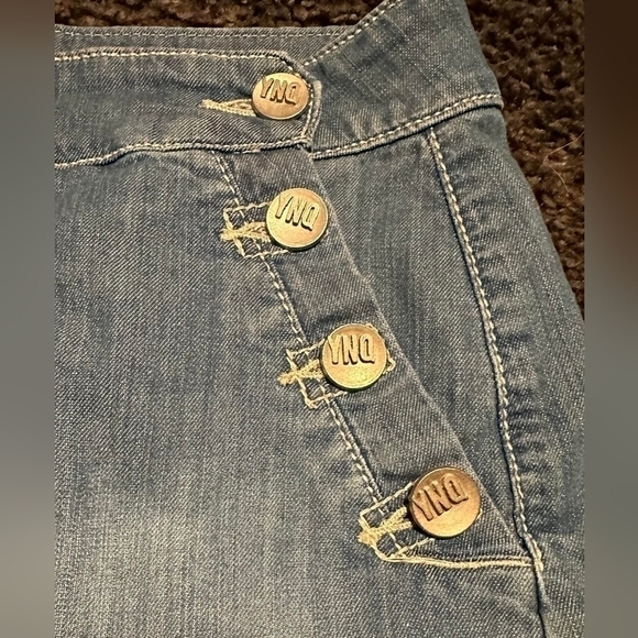 YNC Medium Wash Distressed Stretch Denim Jean Skirt Sz. 13 - Picture 2 of 7
